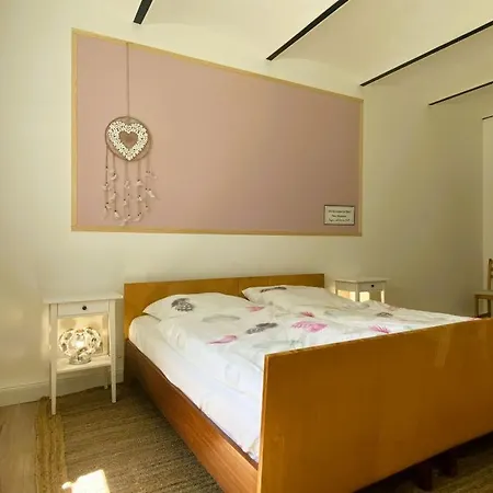 - Apartament